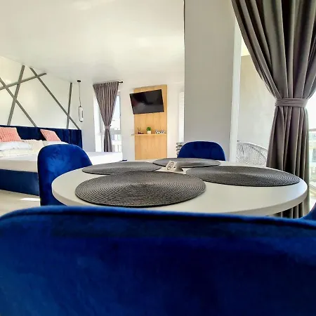Smile Studio In Nord10 - Free Playground N Pool *